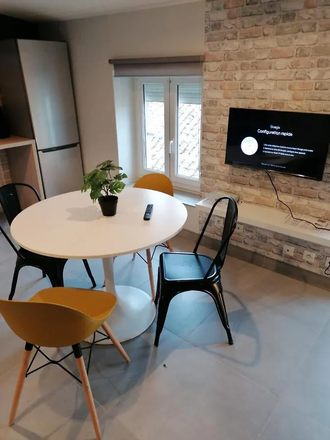 Coliving Les Petites Momes Appartement Et Studio Meubles Montelimar 0*,  France