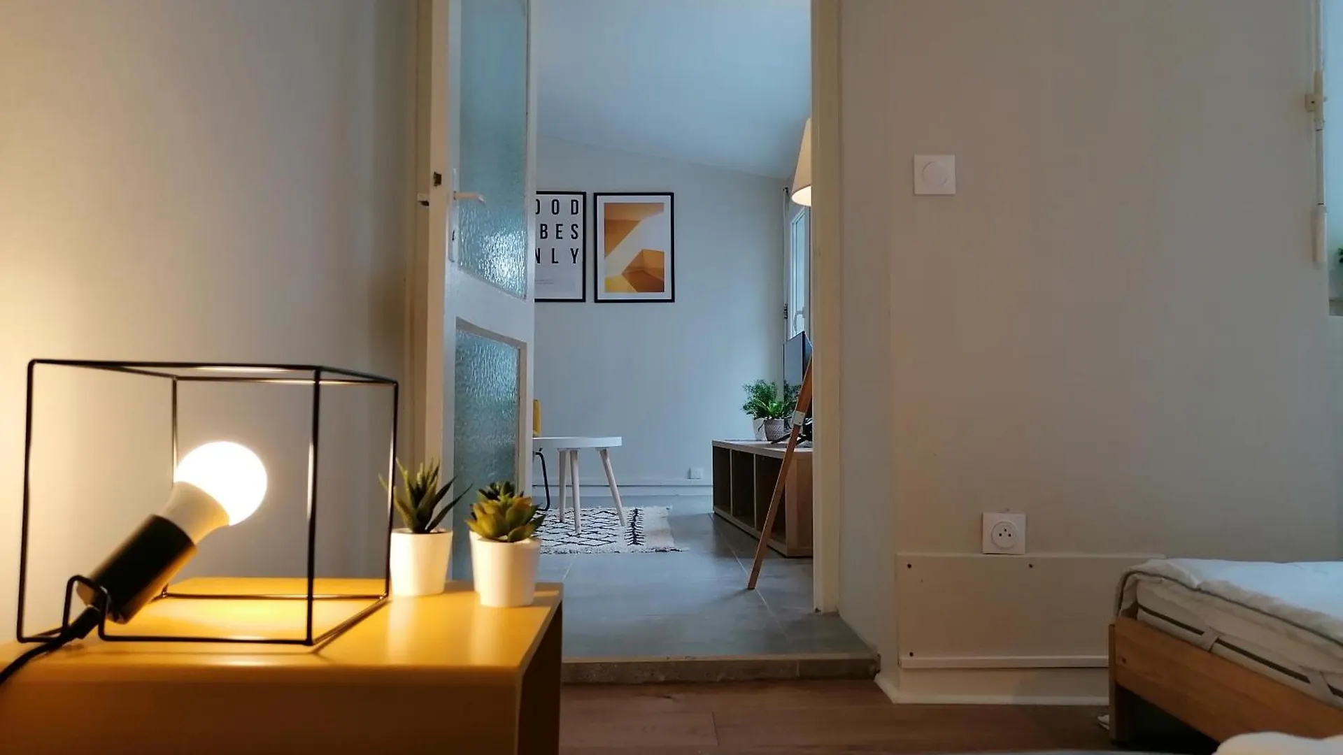 Coliving Les Petites Momes Appartement Et Studio Meubles Montelimar Apartment