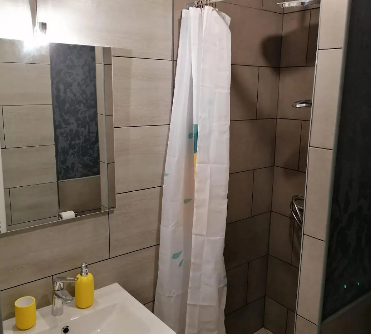 Apartment Coliving Les Petites Momes Appartement Et Studio Meubles Montelimar France